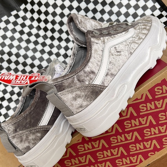 Vans Sentry Old Skool Crushed Velvet Silver/True White WMNS sneakers - Picture 15 of 16